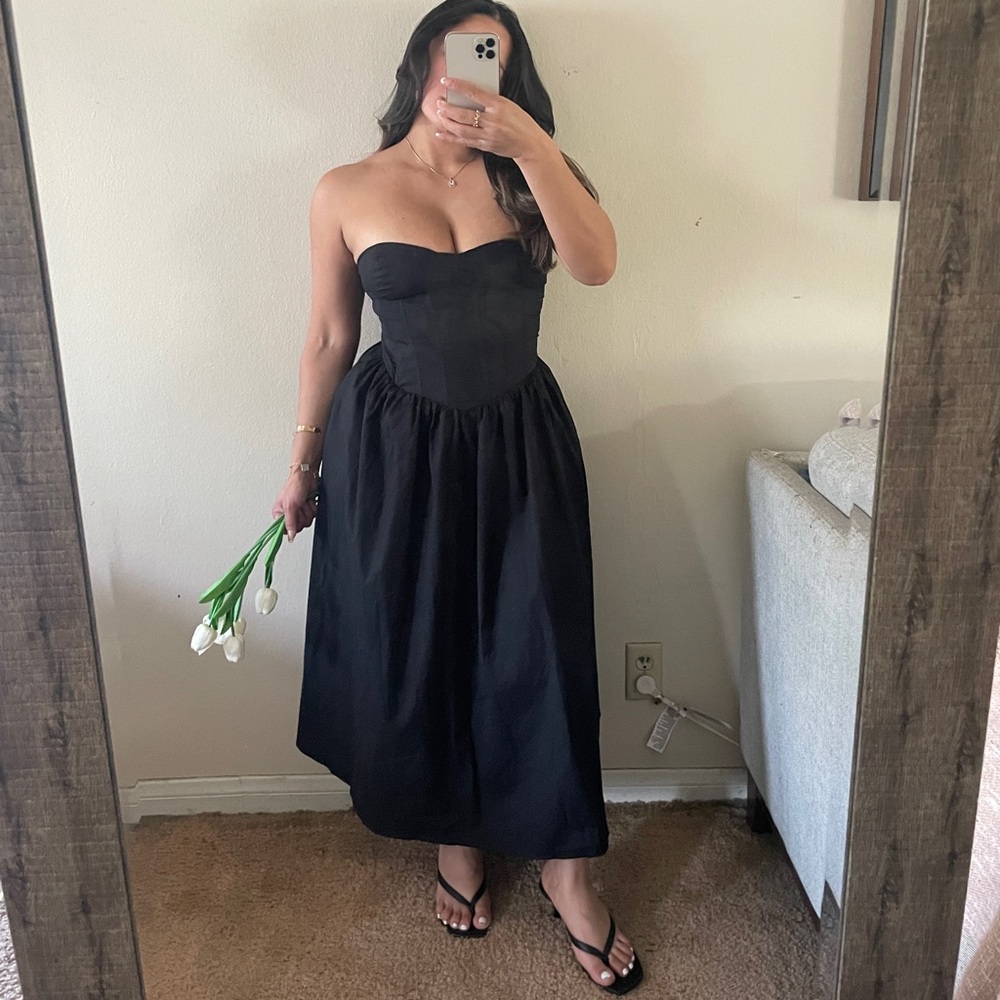 Elegant Black Strapless Dress
